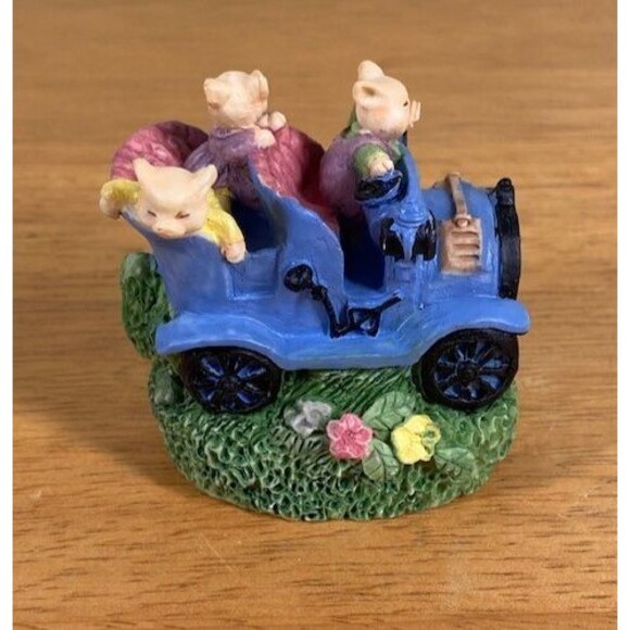 Oriental Trading Company Vintage Pink Pigs Riding In Truck  2" Miniature Decor - Picture 1 of 11